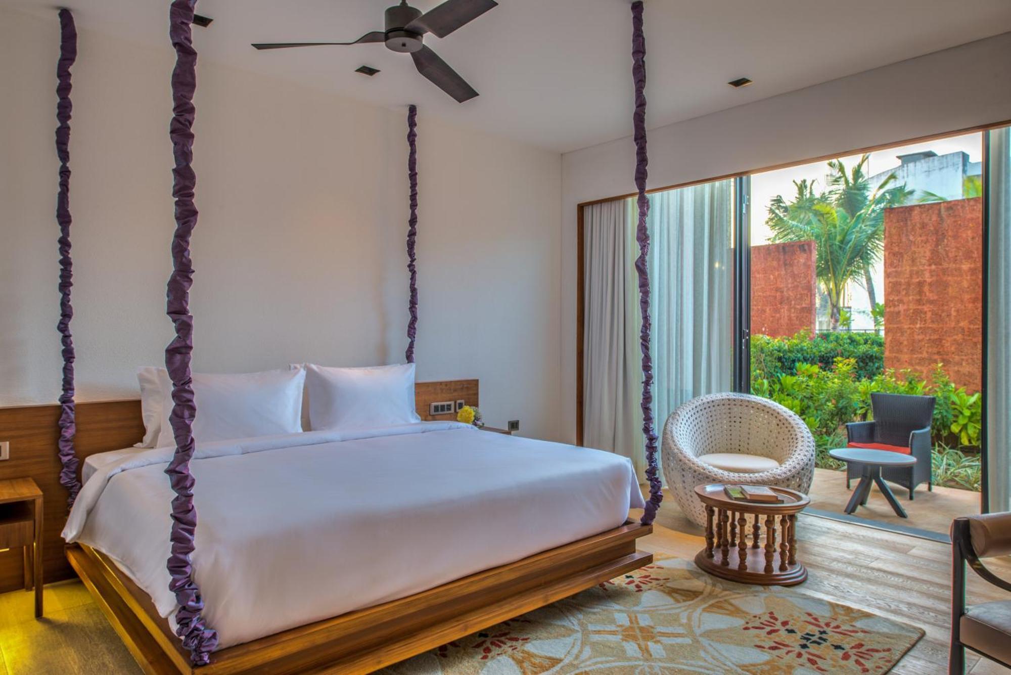 Azaya Beach Resort Goa Бенаулим Екстериор снимка