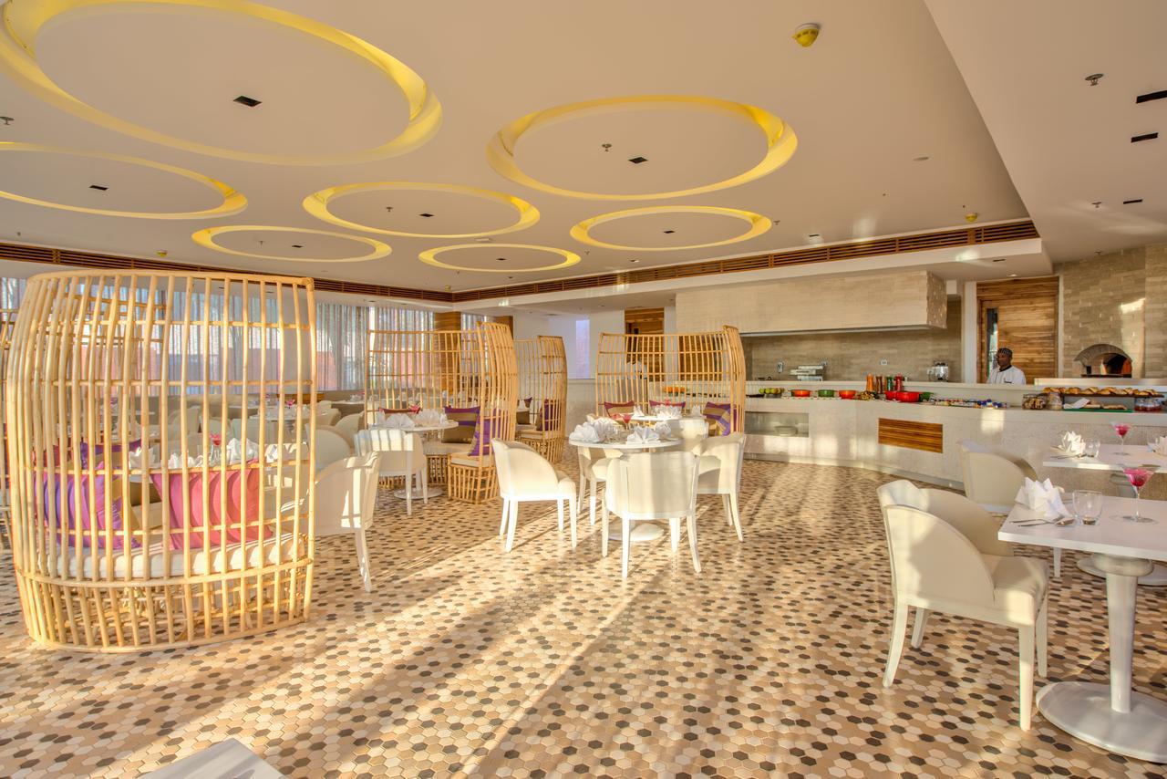 Azaya Beach Resort Goa Бенаулим Екстериор снимка